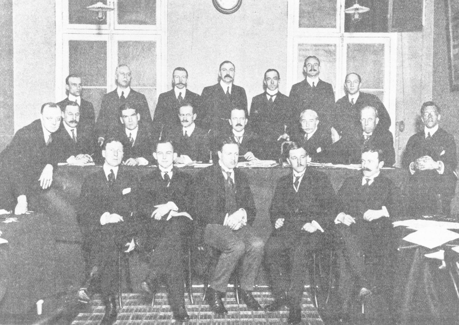 1913