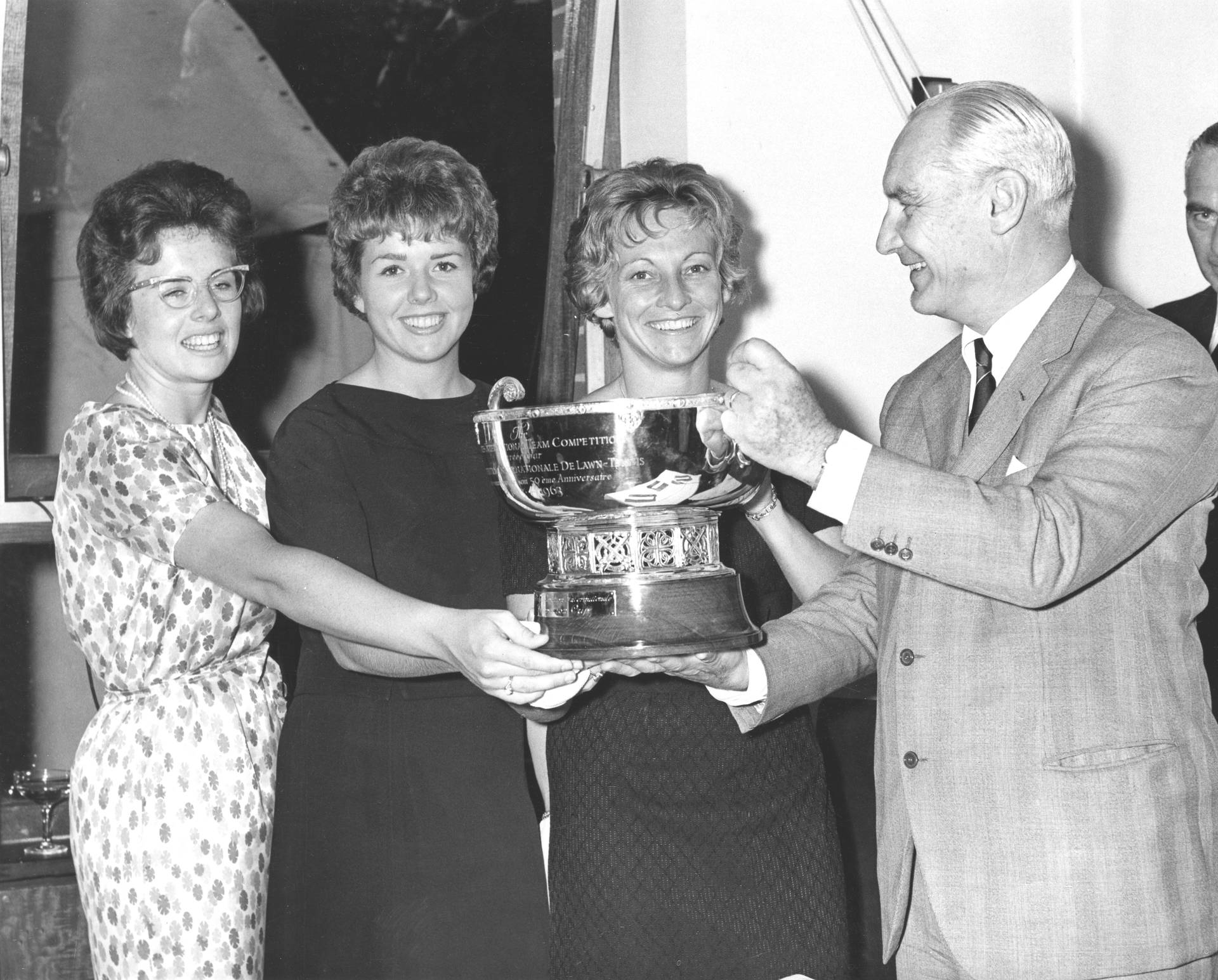 1963