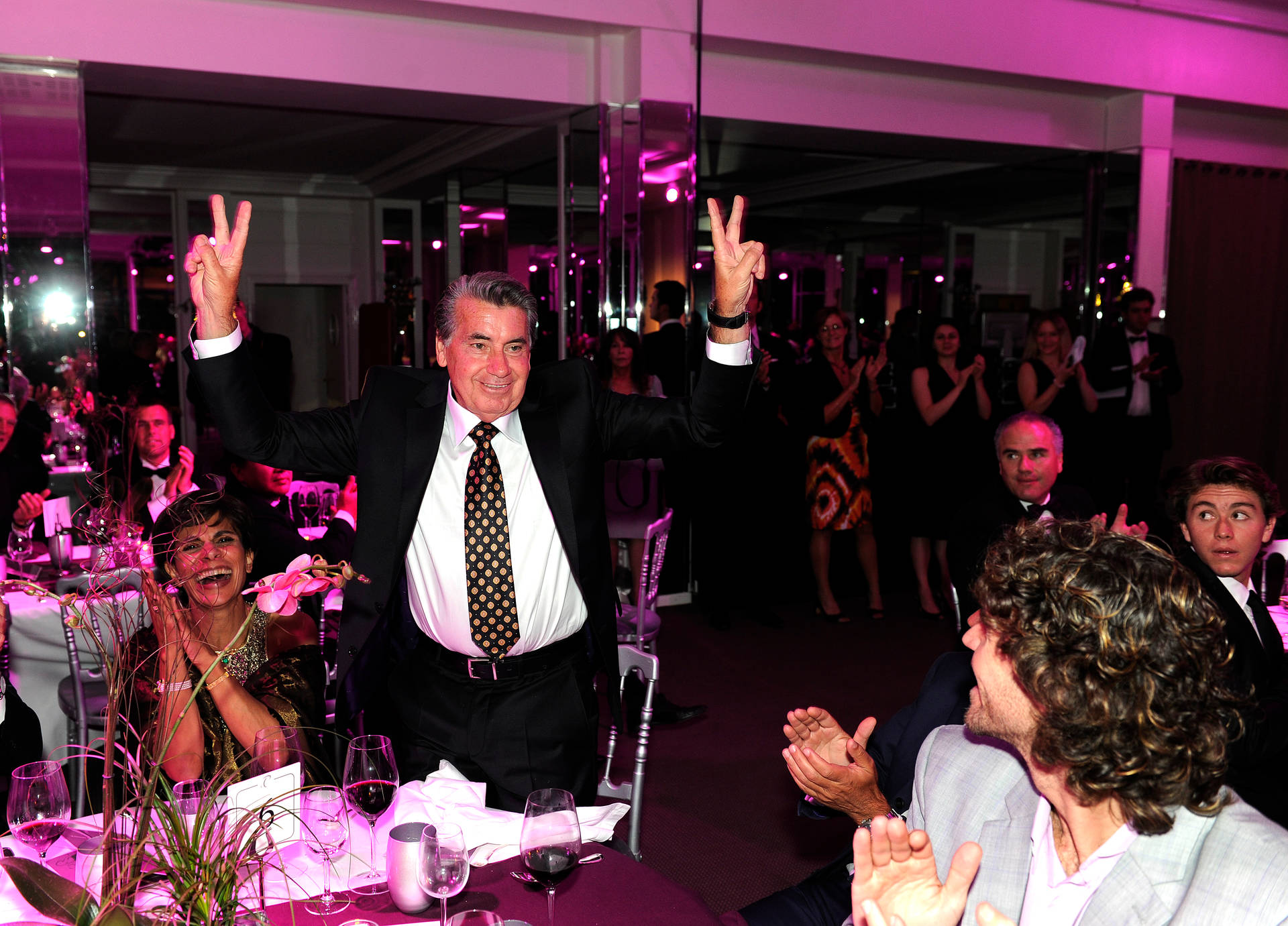 Tributes pour in following the death of Manolo Santana